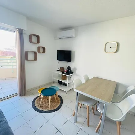 Climatise - Port Frejus, A 250m Apartment Frejus